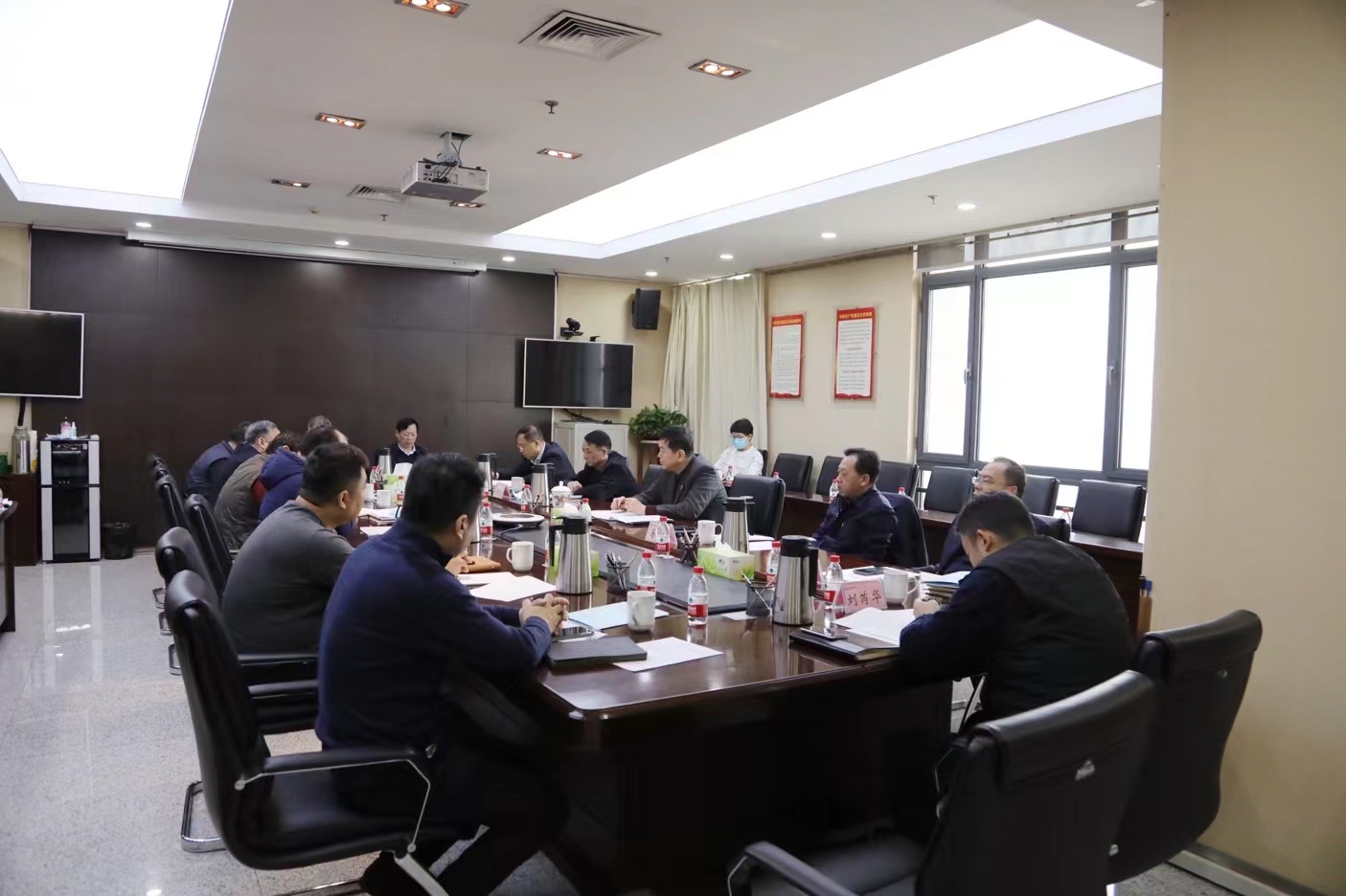 上微信.jpg 上微信.jpg